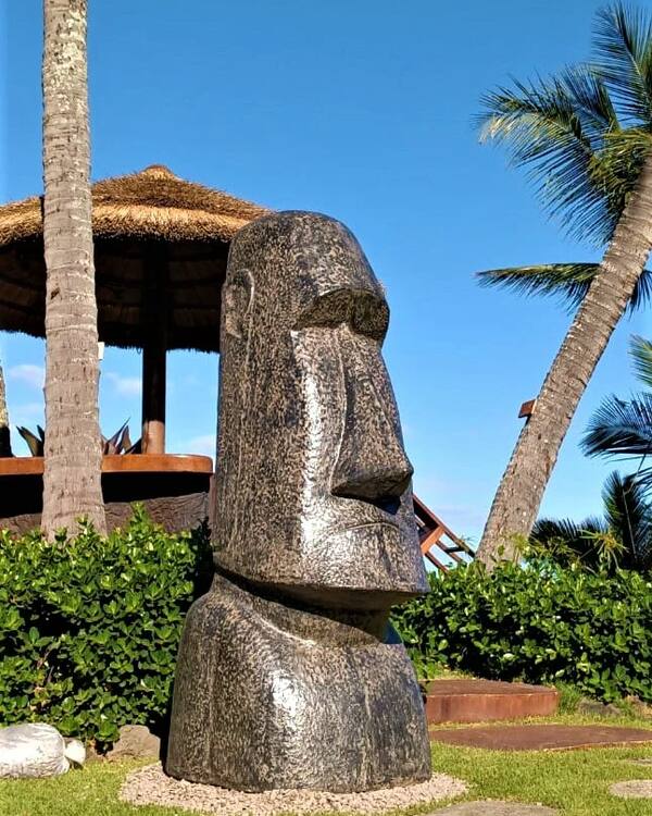 Moai Statue & Gazebo