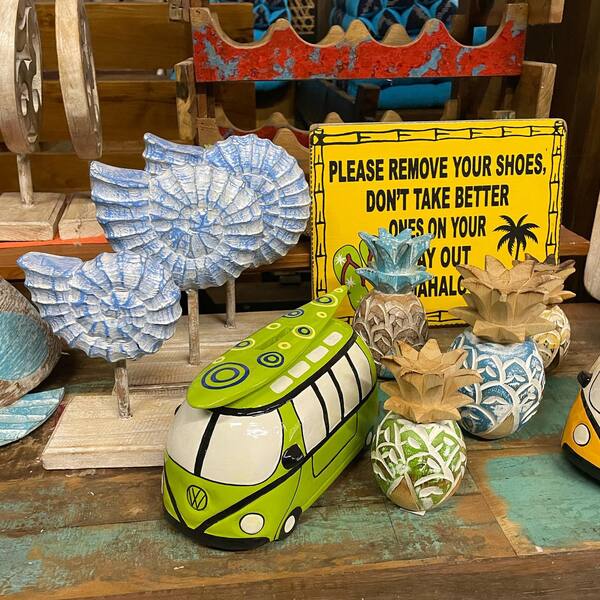 VW Bus & Shell Décor